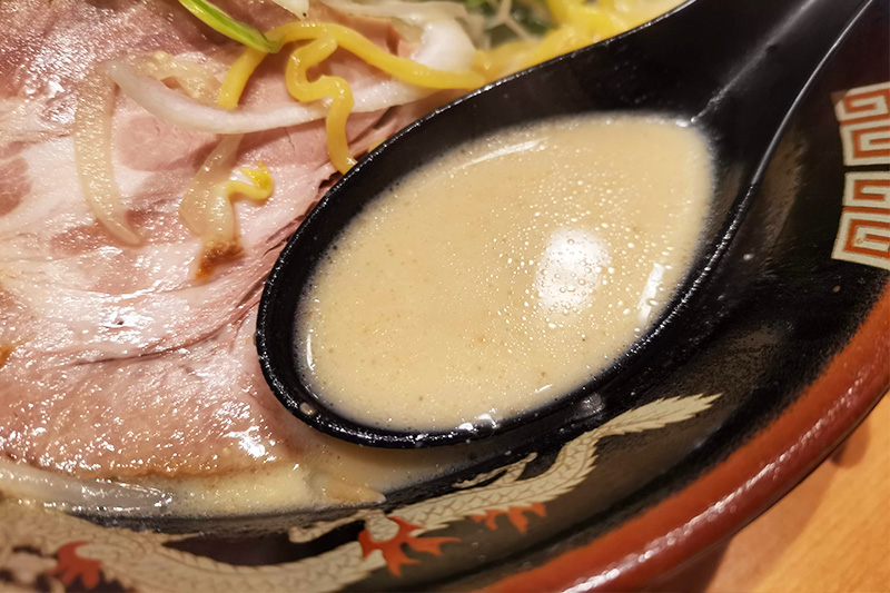 味噌ラーメン専門「北海道らーめん ひむろ 南浦和店」札幌味噌ラーメン　スープ