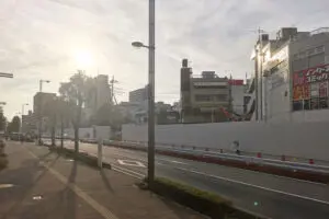 浦和駅西口再開発工事のため、9月12日よりあさひ通りは通り抜けができなくなります