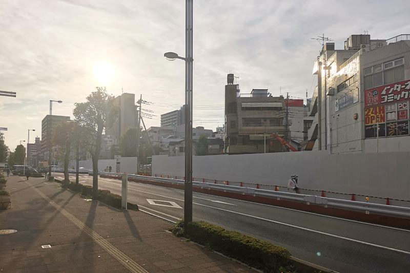 浦和駅西口再開発工事のため、9月12日よりあさひ通りは通り抜けができなくなります