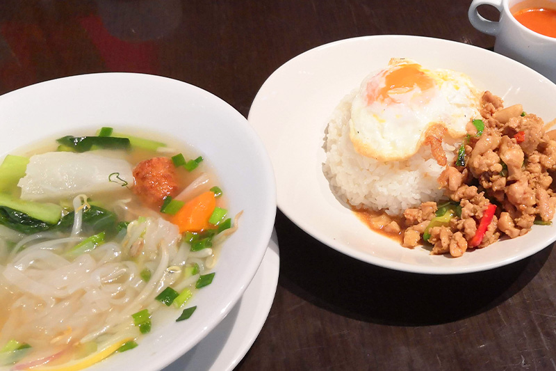 東南アジア料理「ティナラウンジ」