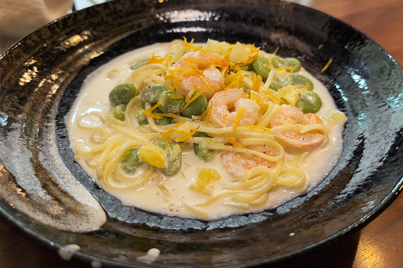 エビと空豆のレモンクリームパスタ