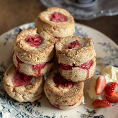 ストロベリーサンドイッチスコーン