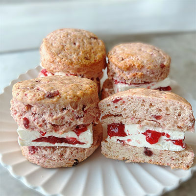 石垣いちごとフランボワーズのショコラバターサンド