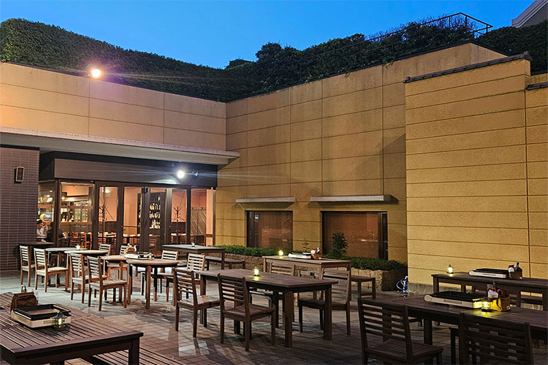 ロイヤルパインズホテル浦和でビアガーデン開幕!溶岩BBQがアツい