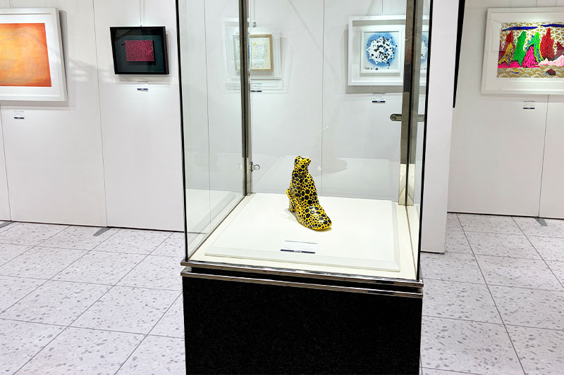 伊勢丹浦和店で3週連続アート企画第1弾「草間彌生作品展」や「版画展」開催中
