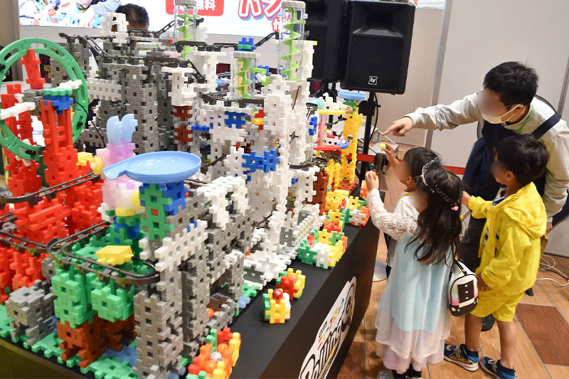 【3日間限定】イオンモール浦和美園に約2万個のブロックが大集合!